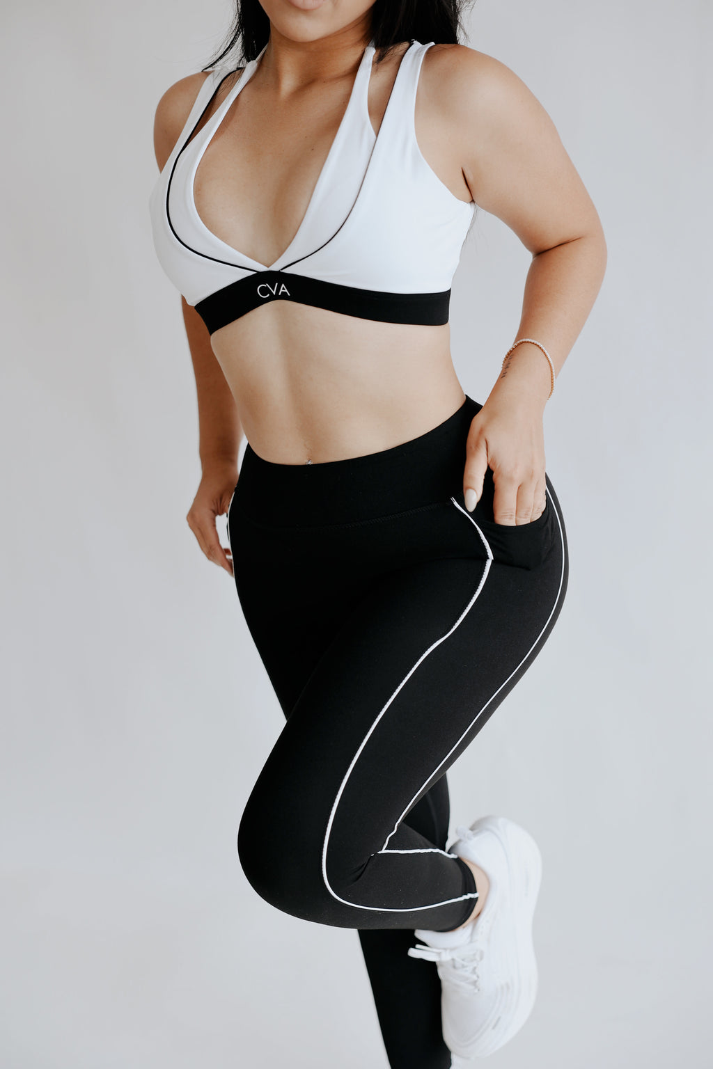 TWO TONE SET WHITE & BLACK