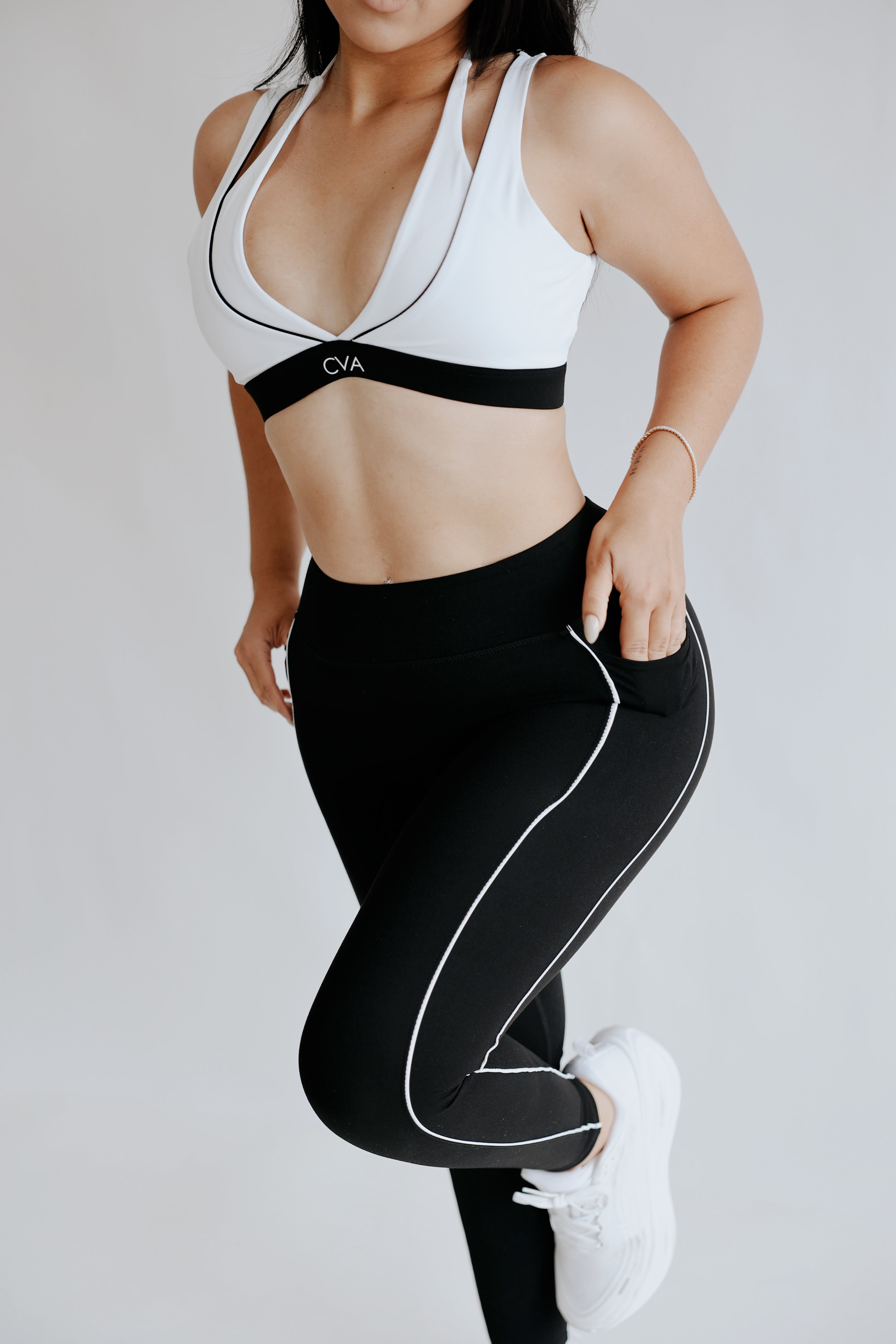 TWO TONE SET WHITE & BLACK