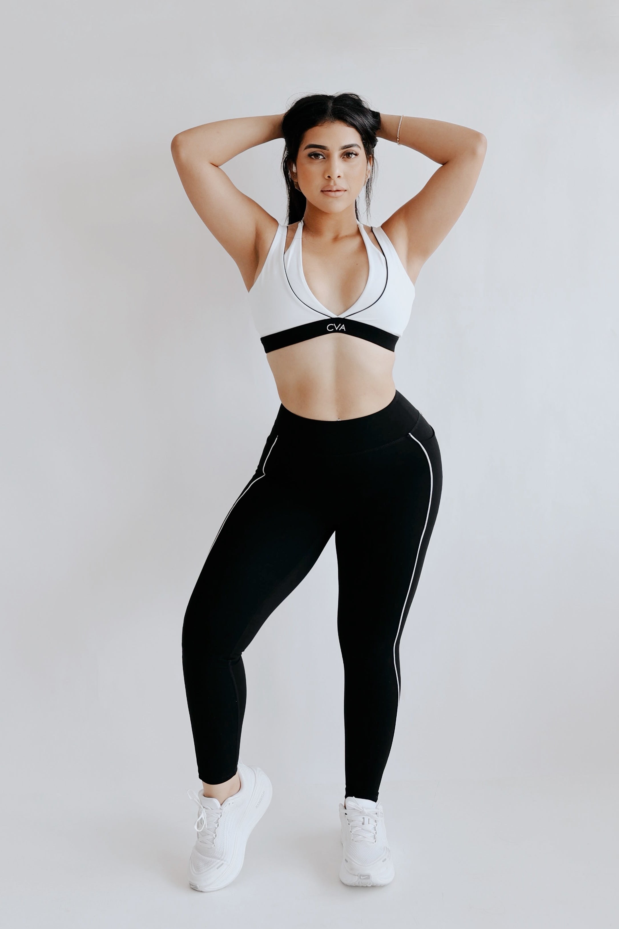 TWO TONE SET WHITE & BLACK